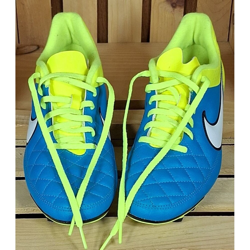 Nike Tiempo Cleats Women's 8.5 US Teal & Hi Vis 630860-400